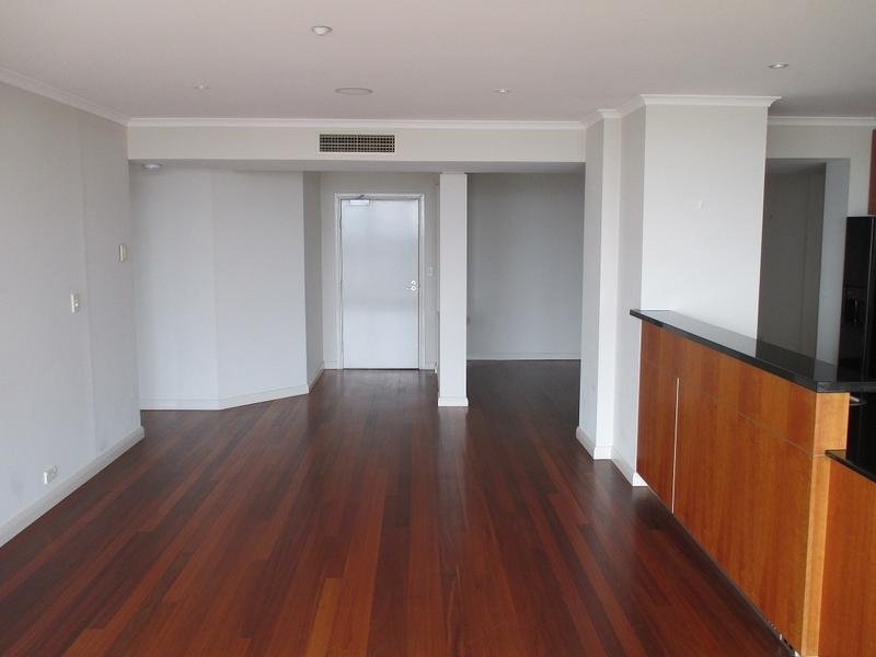 Gallery: 603/127 Beach Street
