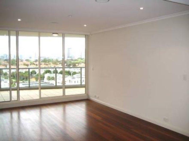 Gallery: 603/127 Beach Street