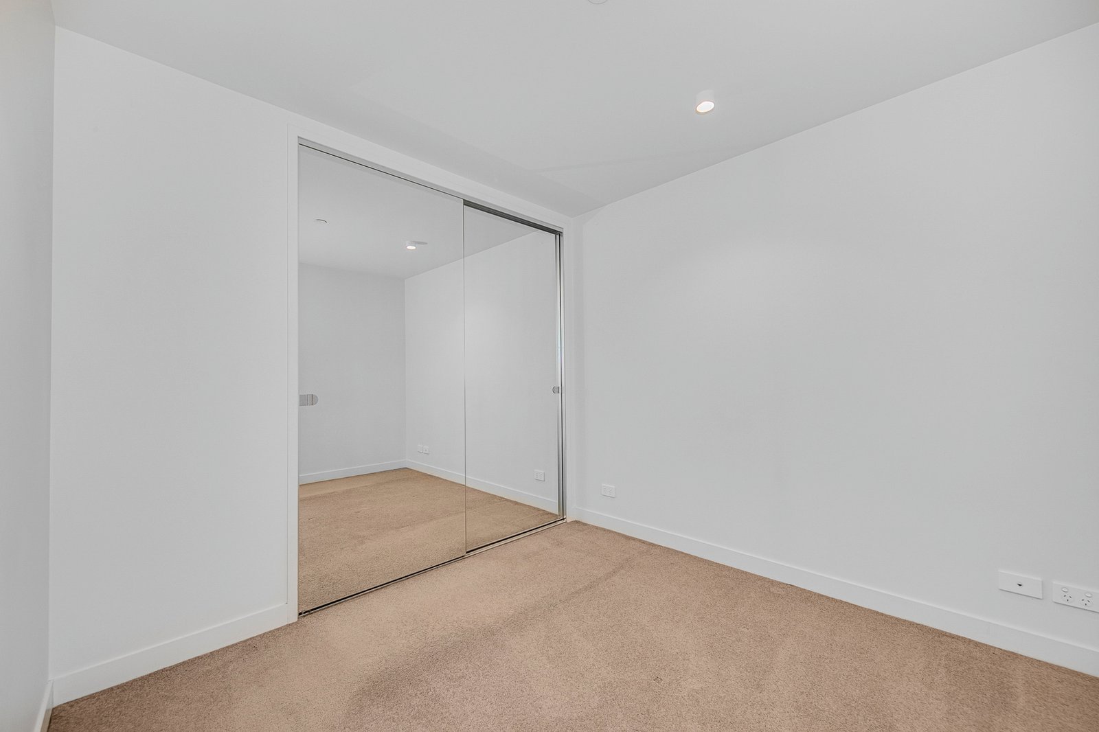 Gallery: 603/2 Claremont Street