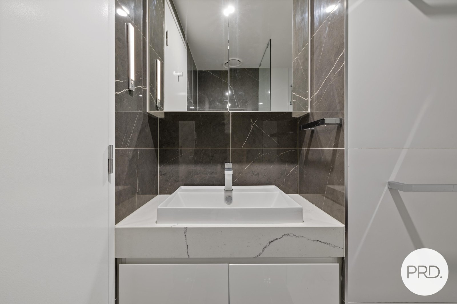 603/47 Currong Street BRADDON 19