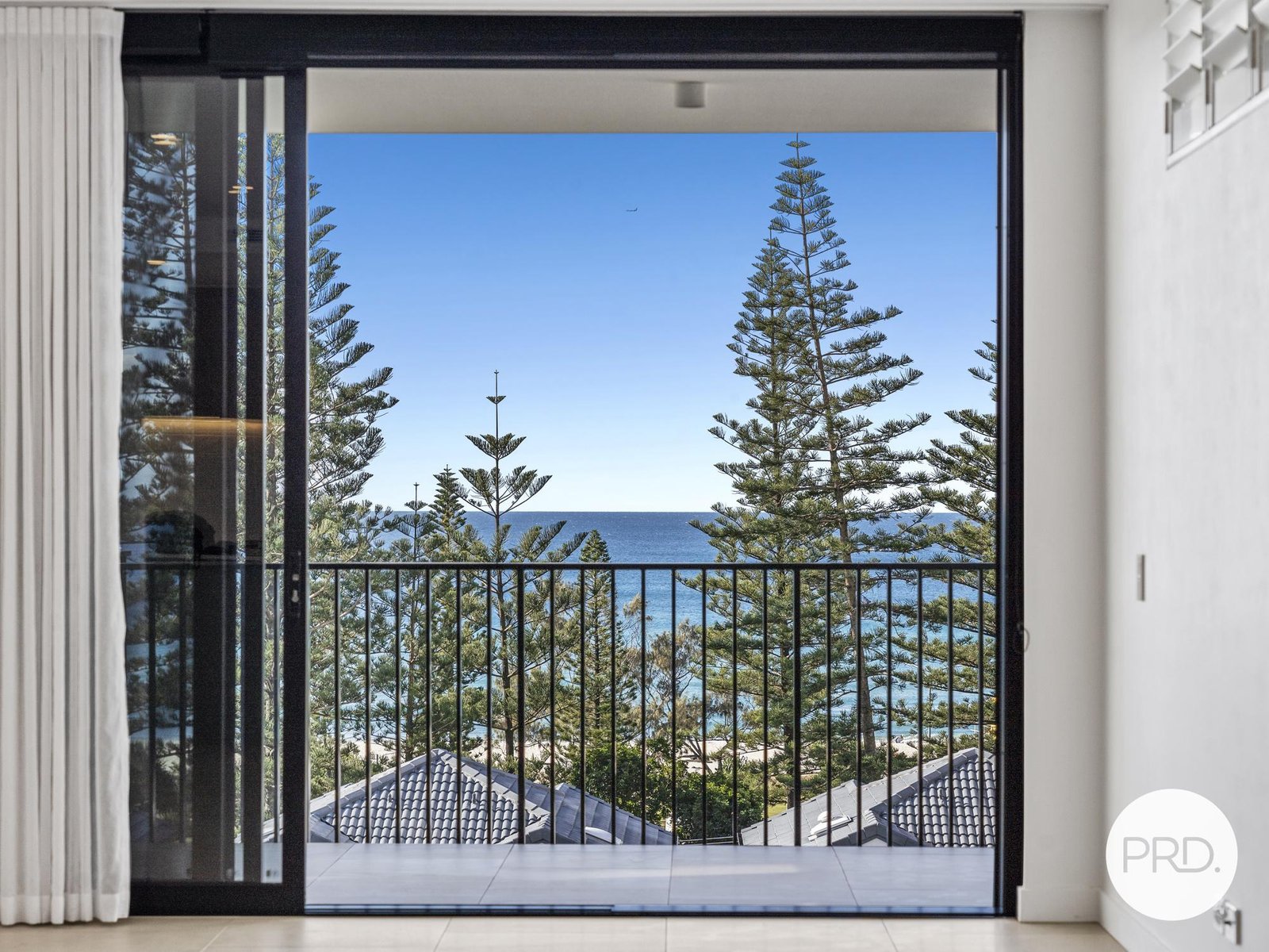603/8 Churchill Street COOLANGATTA 3