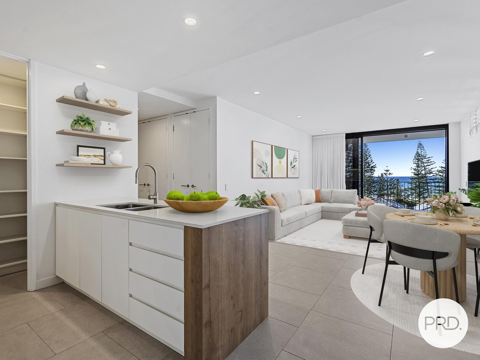 603/8 Churchill Street COOLANGATTA 4