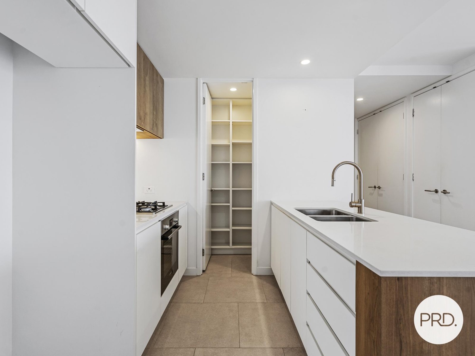 603/8 Churchill Street COOLANGATTA 5