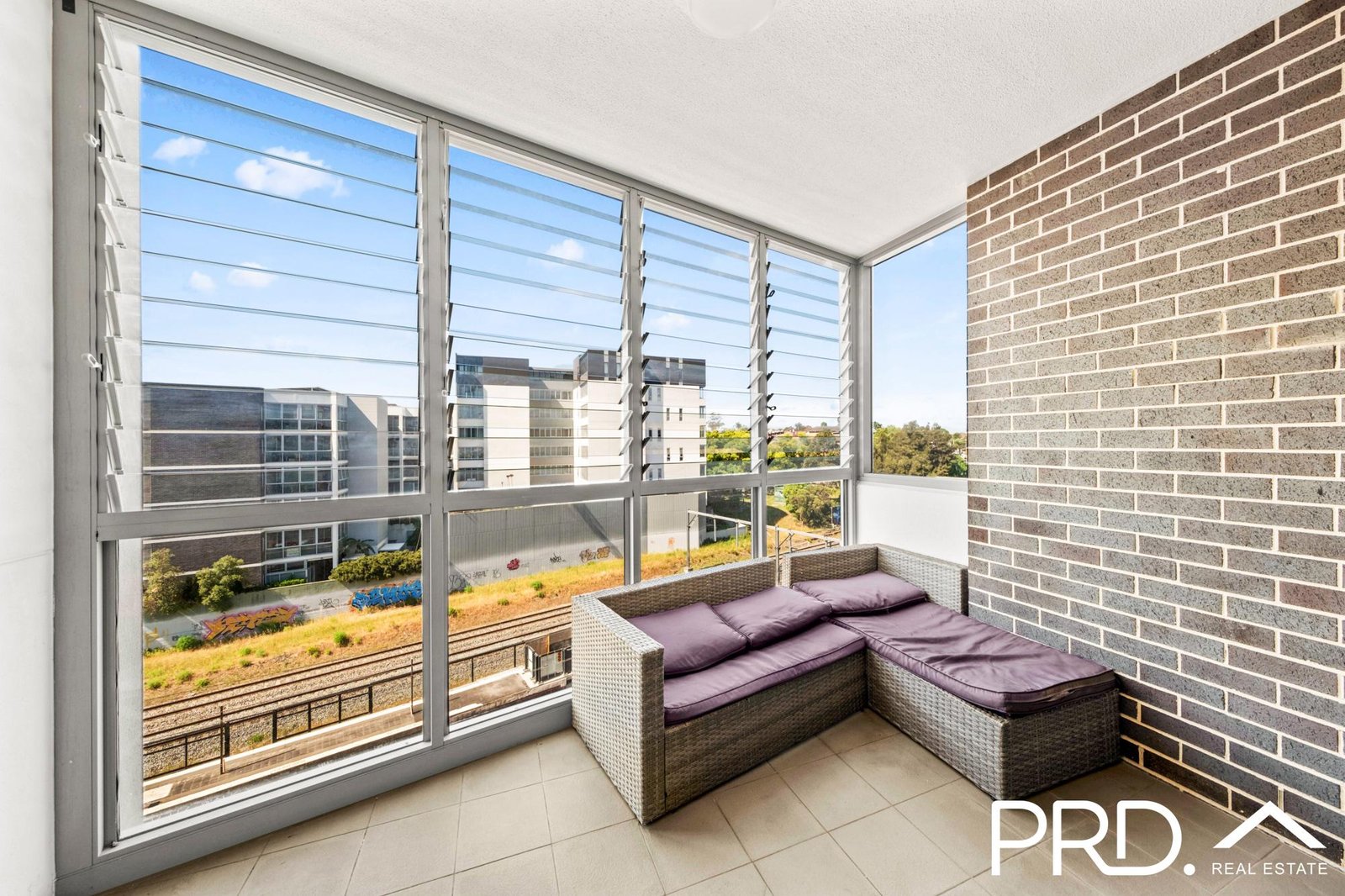 604/10B Charles Street CANTERBURY 8