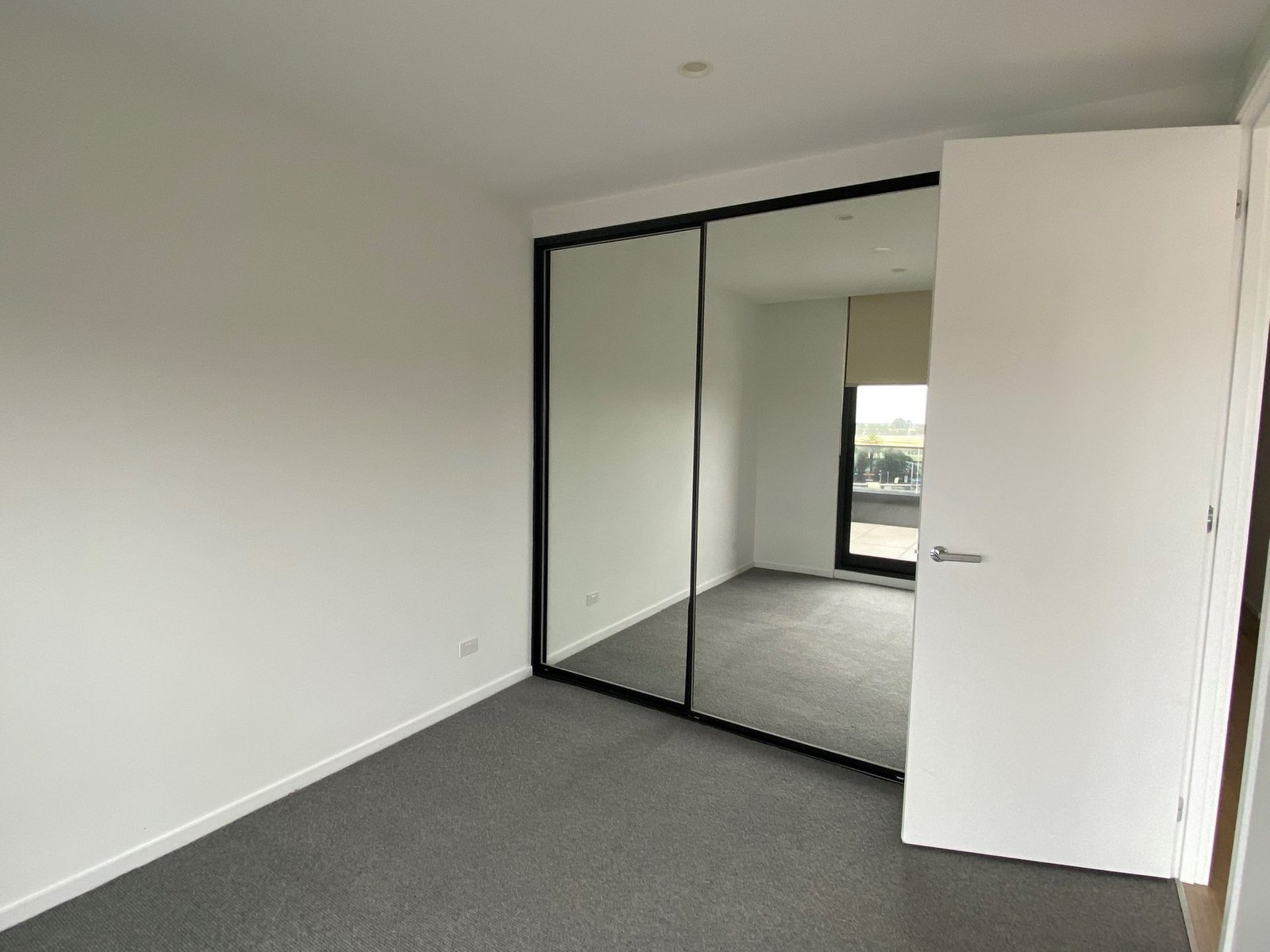 Gallery: 604/1A Finch Street