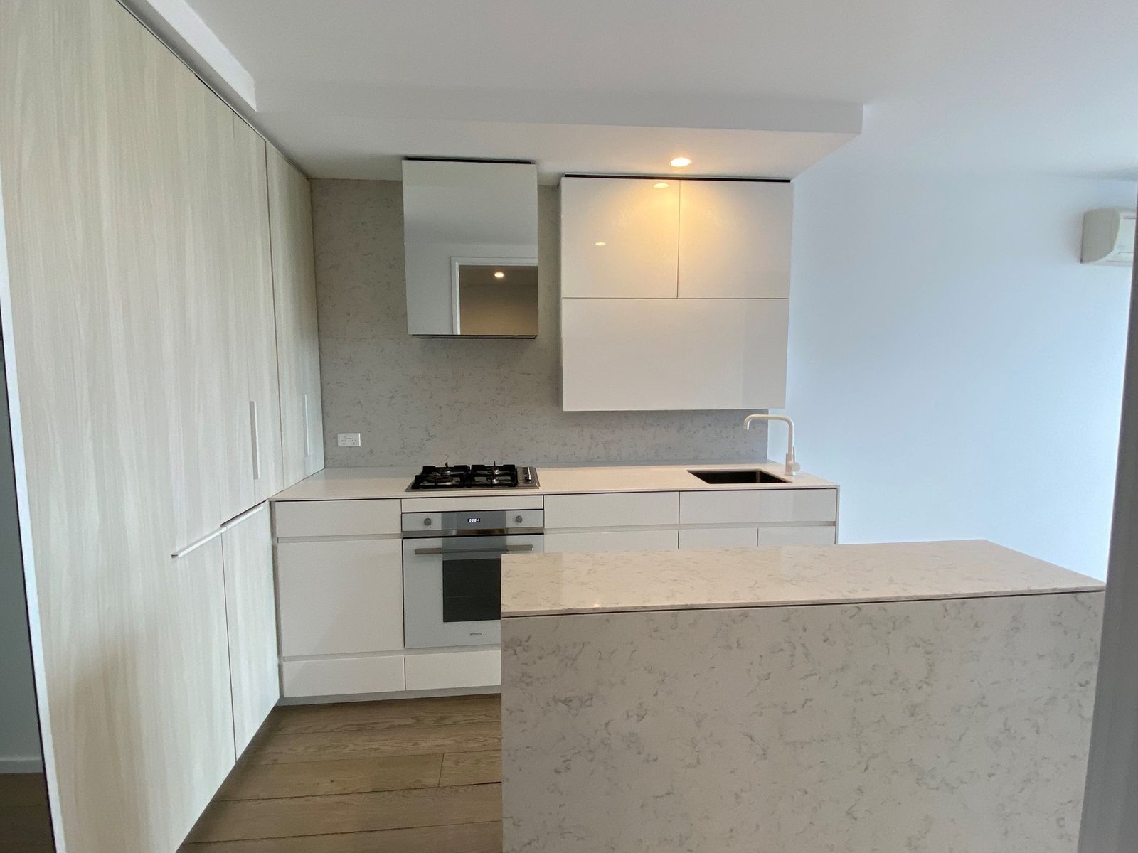 Gallery: 604/1A Finch Street