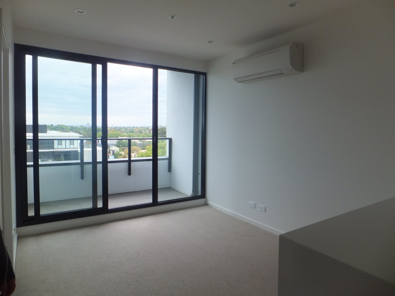 Gallery: 604/2A Clarence Street