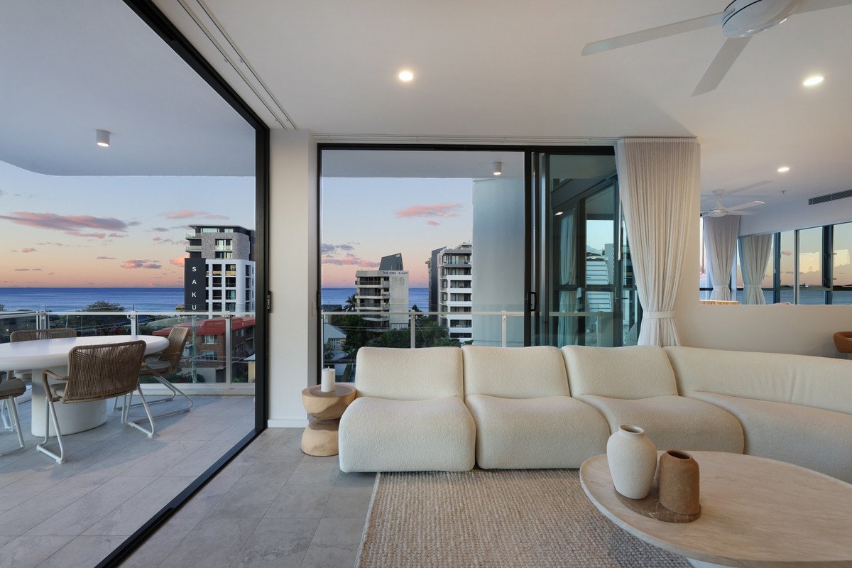 604/5 Nyrang Avenue Palm Beach 2