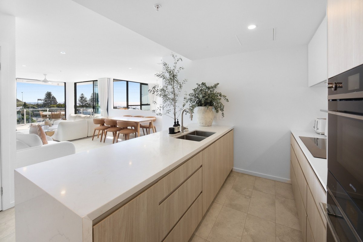 604/5 Nyrang Avenue Palm Beach 5