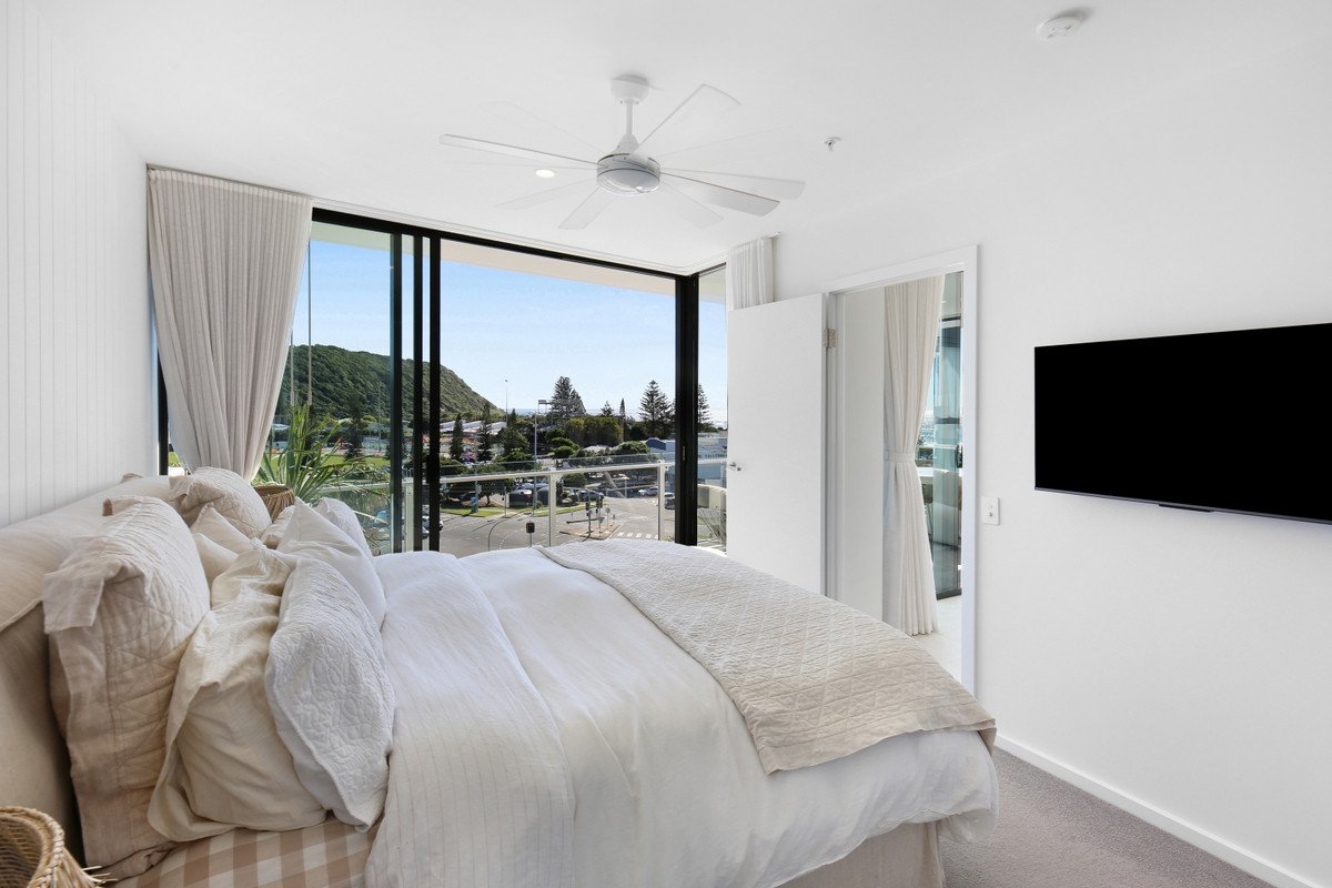 604/5 Nyrang Avenue Palm Beach 13