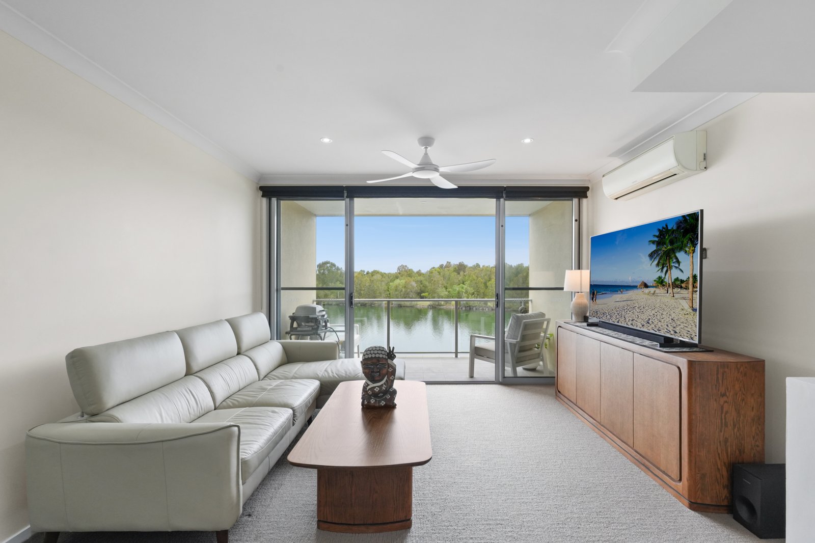 60/5074 Emerald Island Drive CARRARA 2