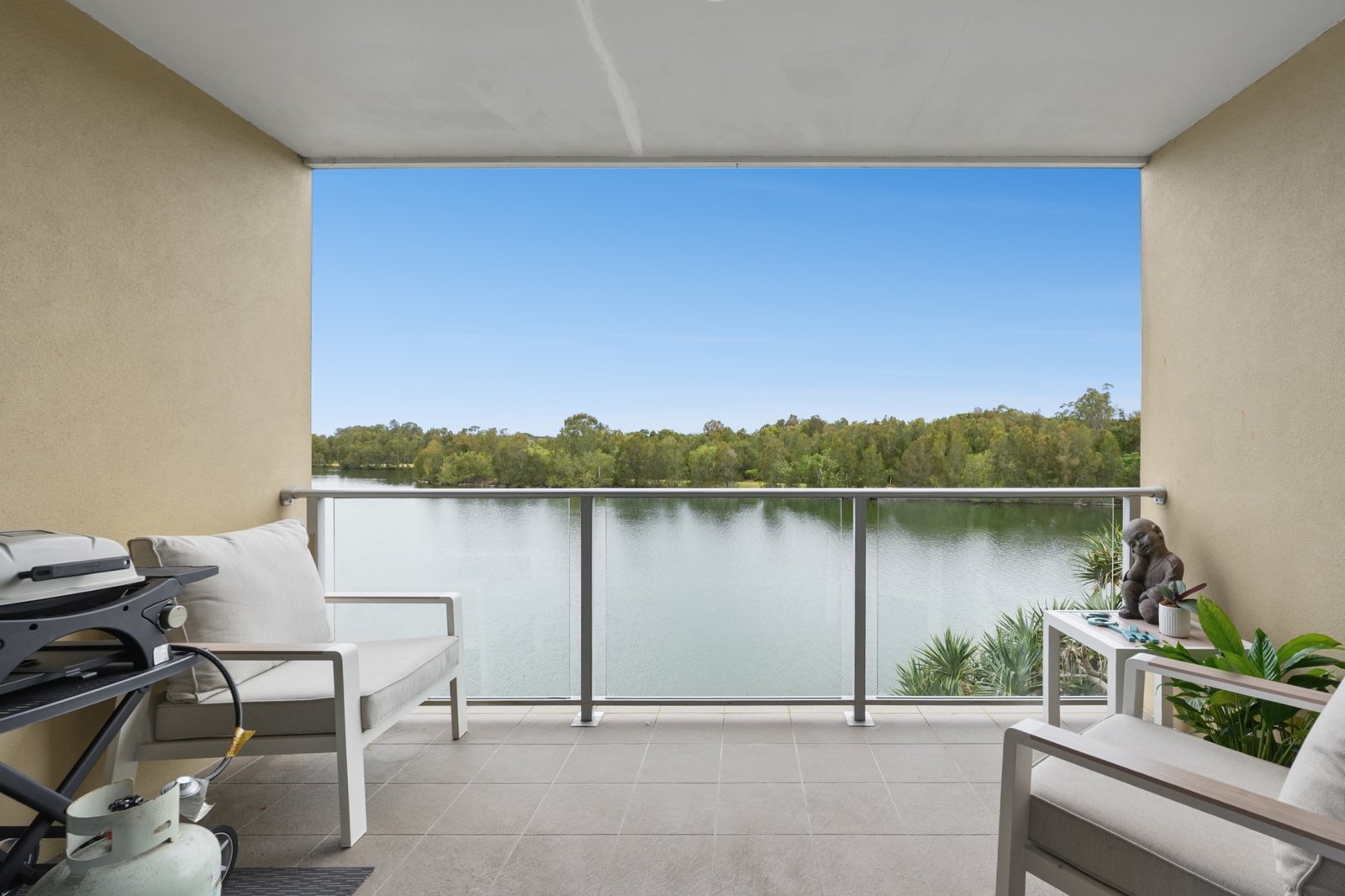60/5074 Emerald Island Drive CARRARA 4
