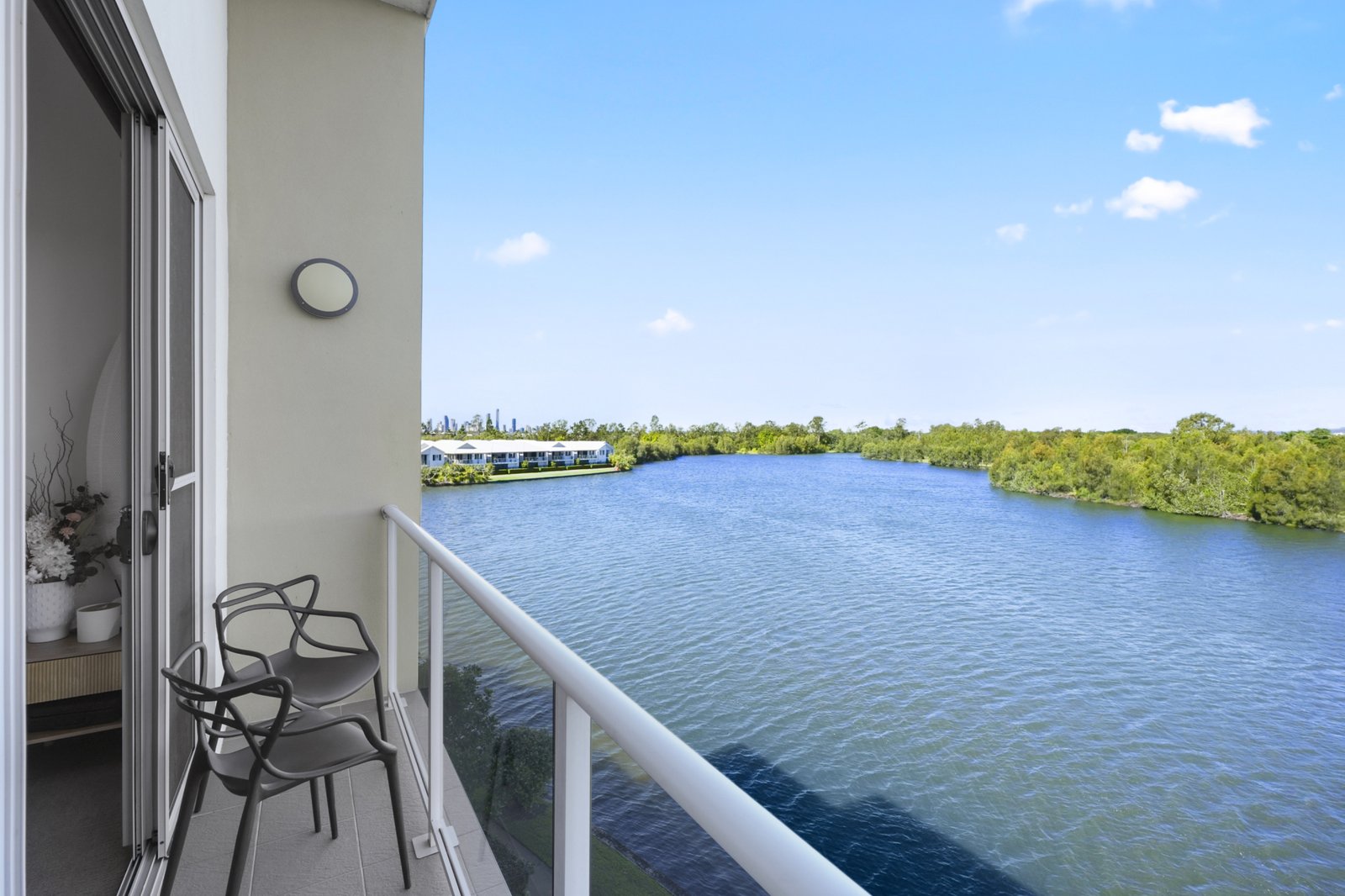 60/5074 Emerald Island Drive CARRARA 12