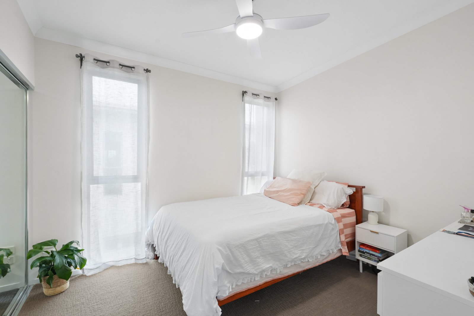 60/5074 Emerald Island Drive CARRARA 14