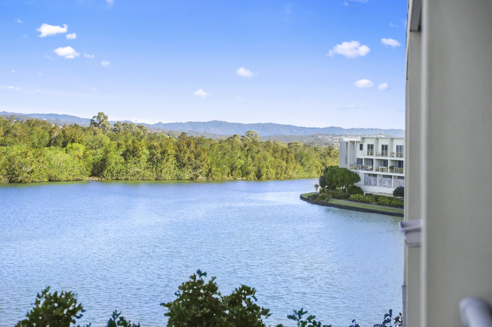 60/5074 Emerald Island Drive CARRARA 17