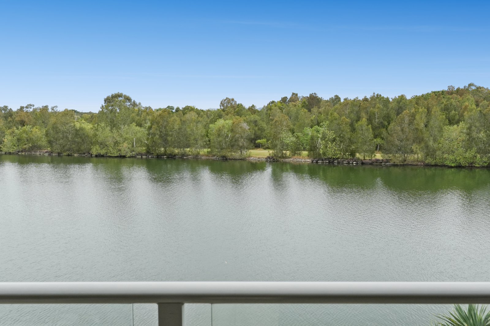 60/5074 Emerald Island Drive CARRARA 18