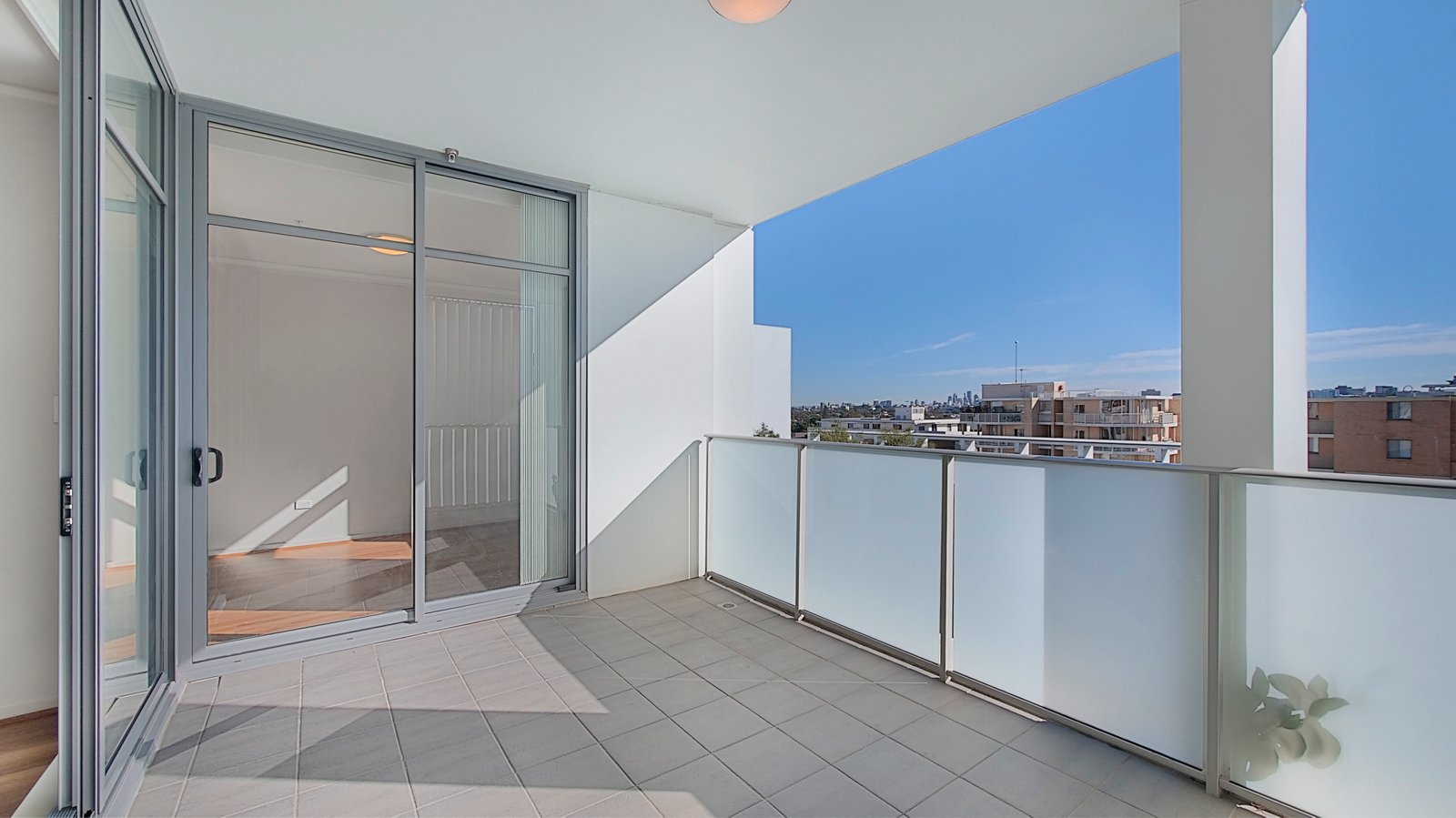605/1 Bruce Bennett's Place MAROUBRA 5
