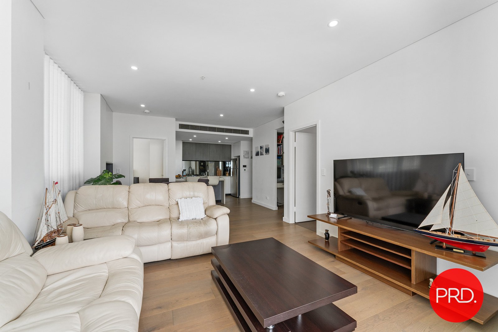 606/11 Garrigarrang Avenue KOGARAH 8