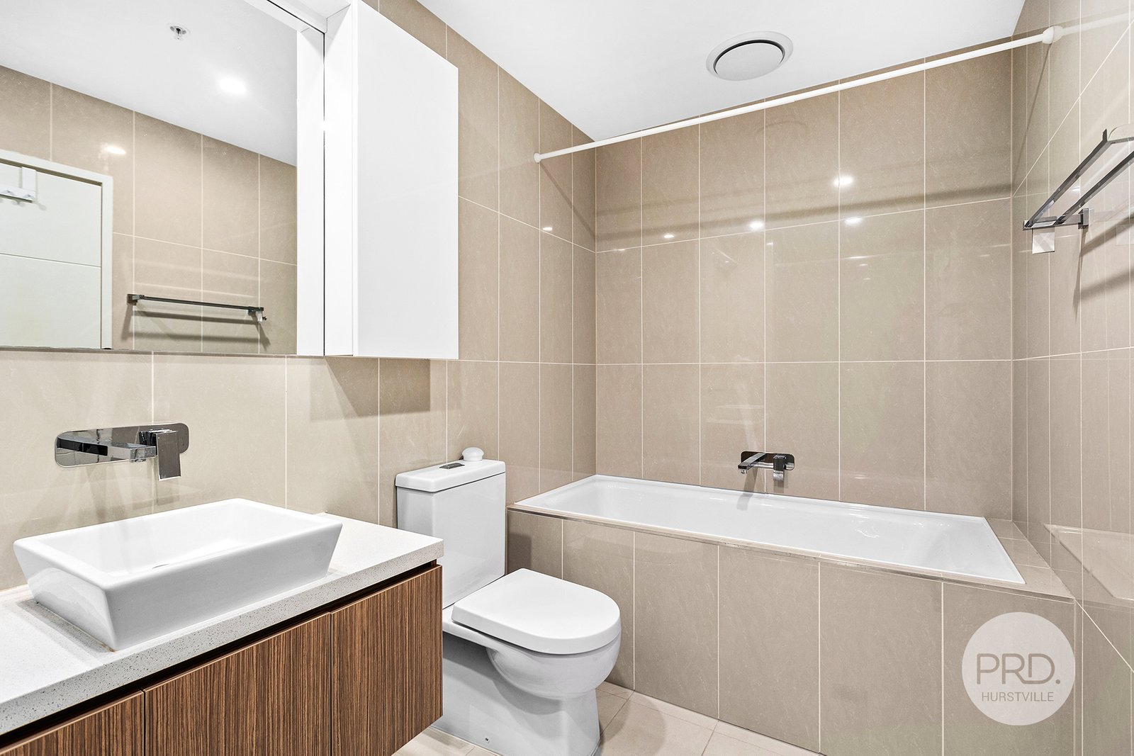 606/2 Jack Brabham Drive HURSTVILLE 3