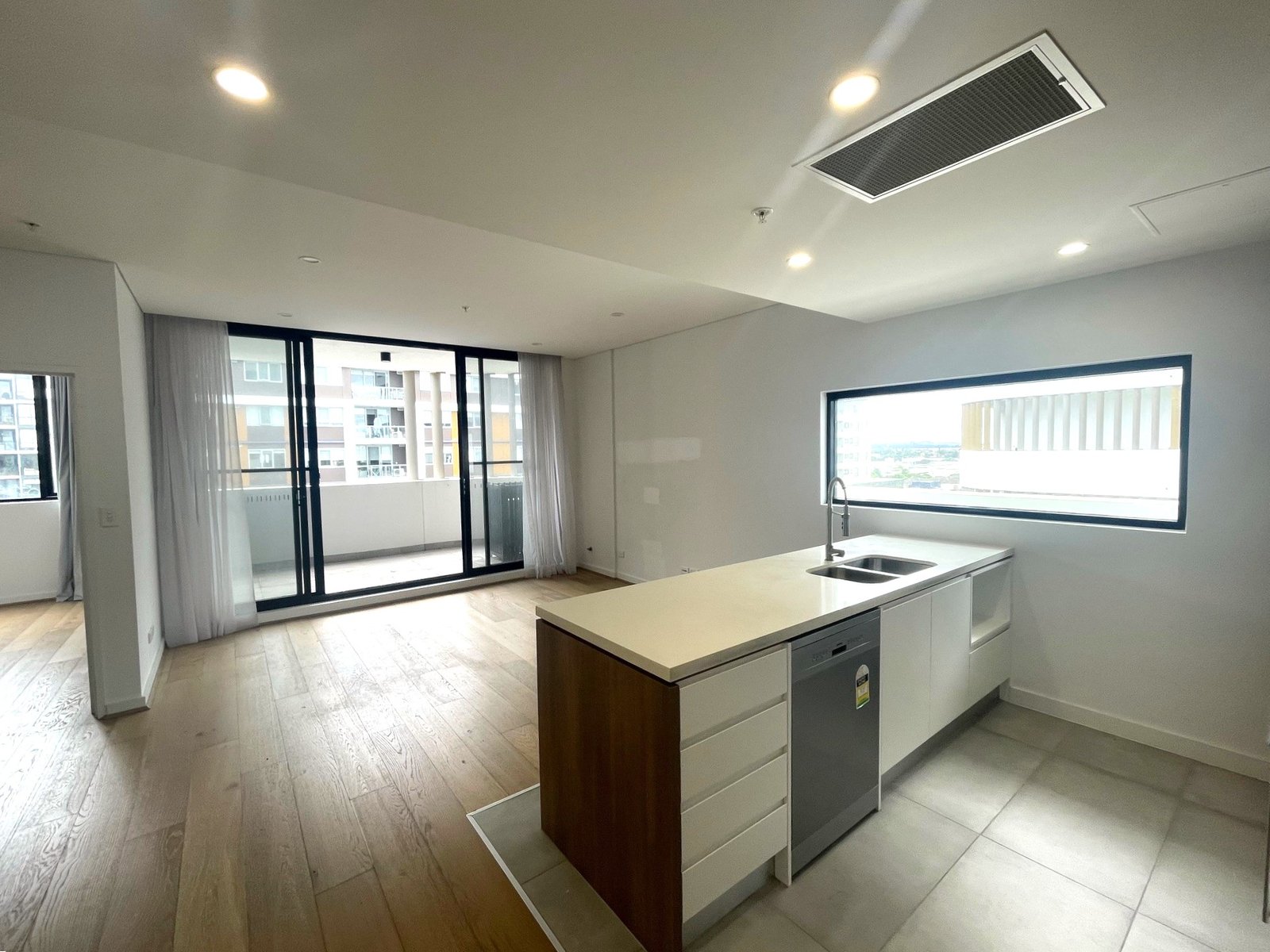 606/79 Regent Street KOGARAH 2