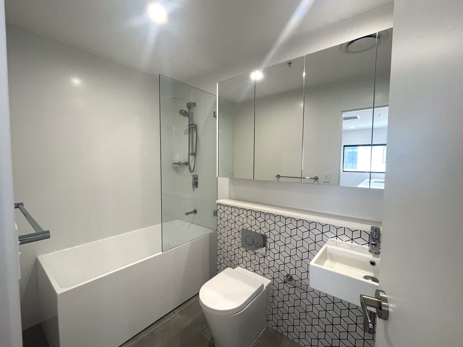 606/79 Regent Street KOGARAH 3