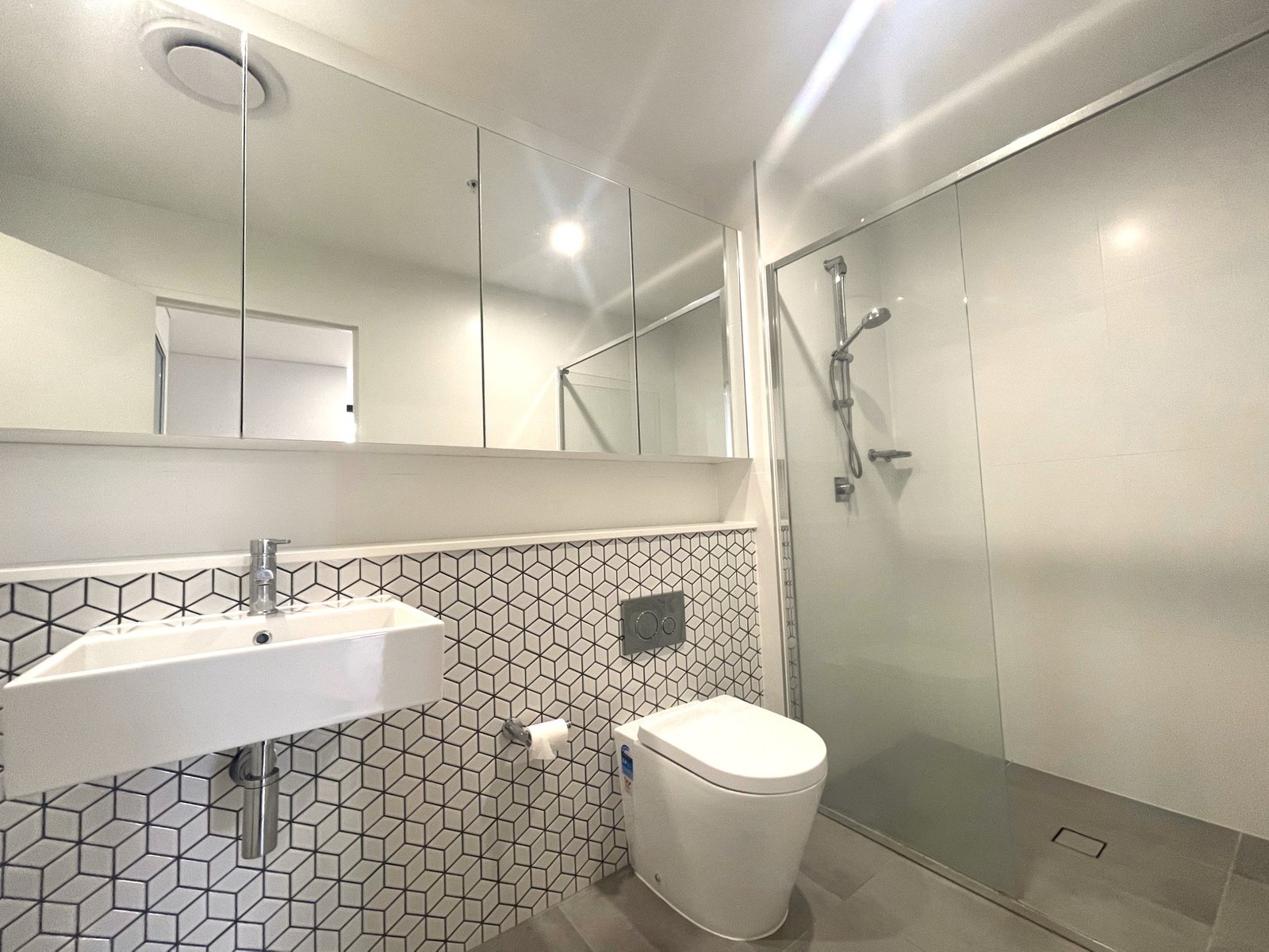 606/79 Regent Street KOGARAH 8