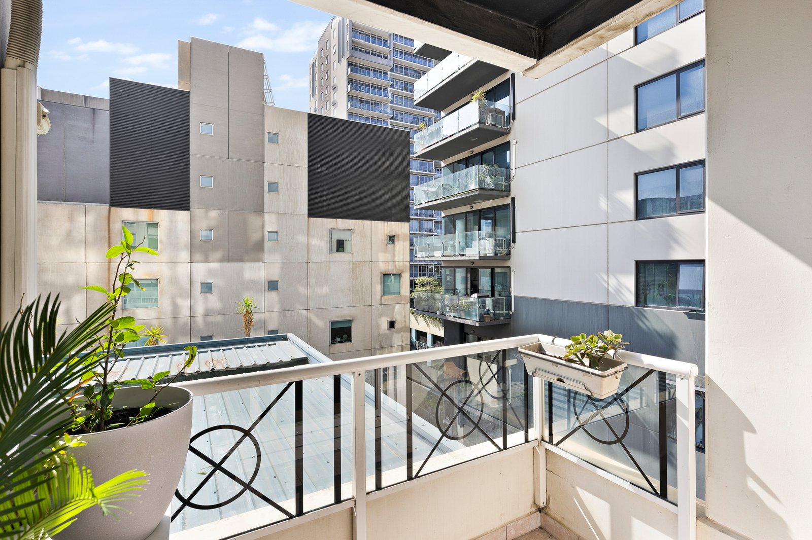 Gallery: 606/82 Queens Road