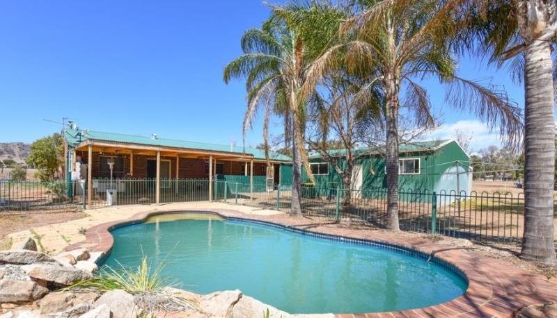 607 Moore creek Rd  TAMWORTH 2