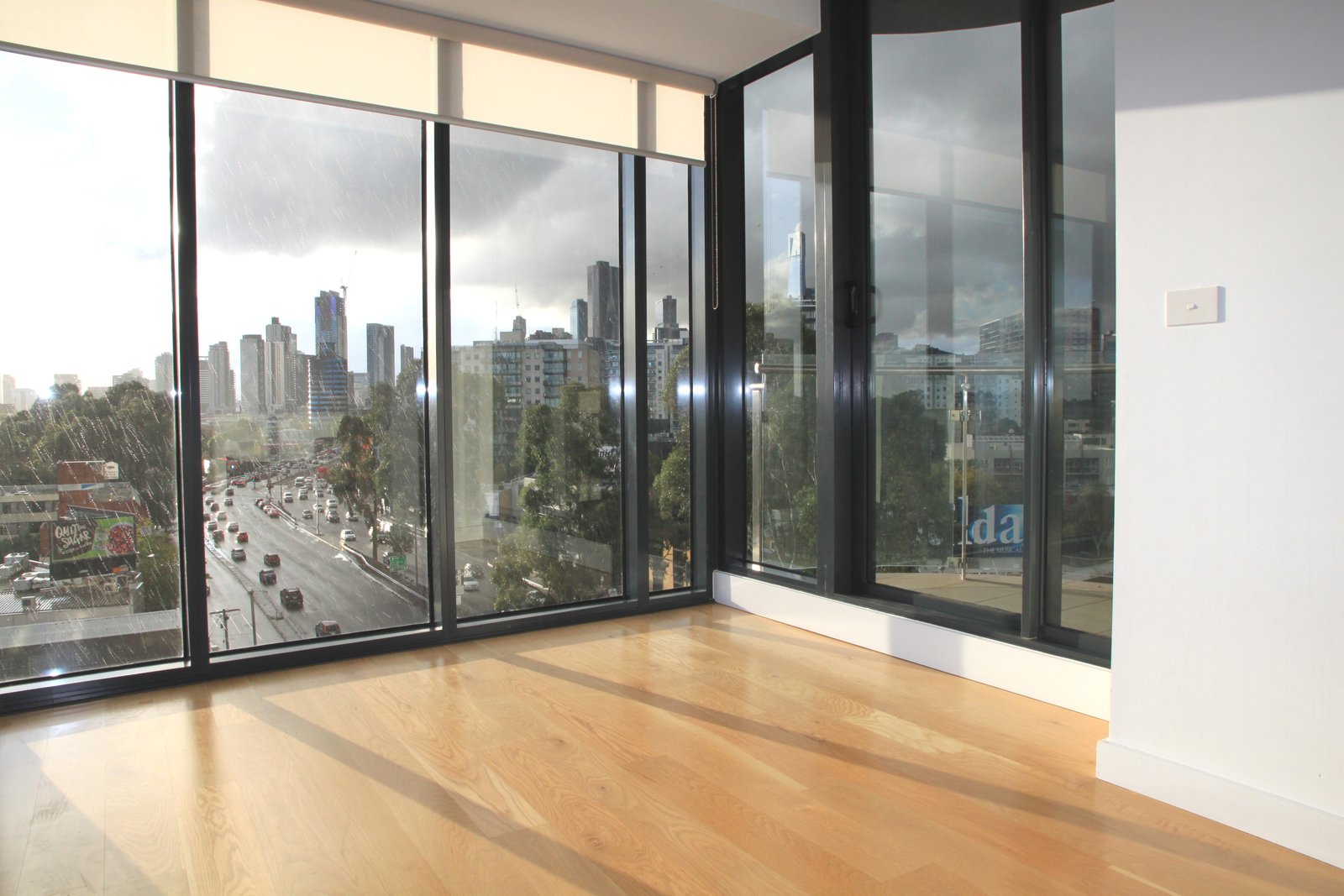 Gallery: 607/338 Kings Way