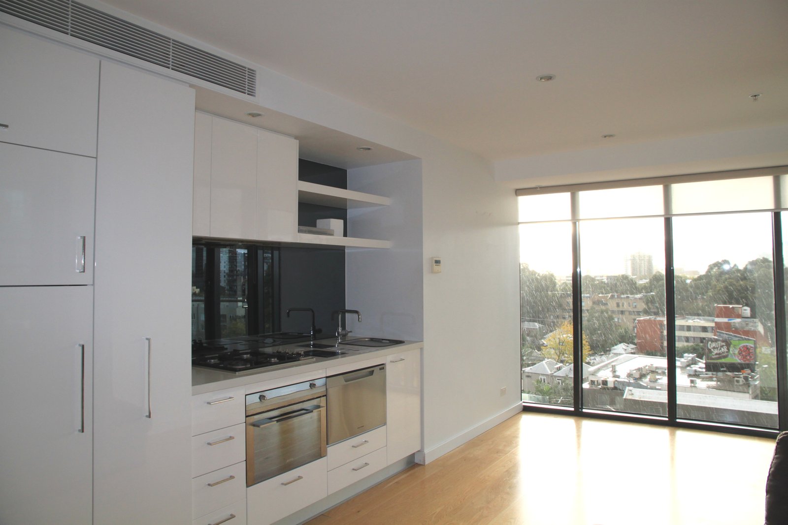 Gallery: 607/338 Kings Way