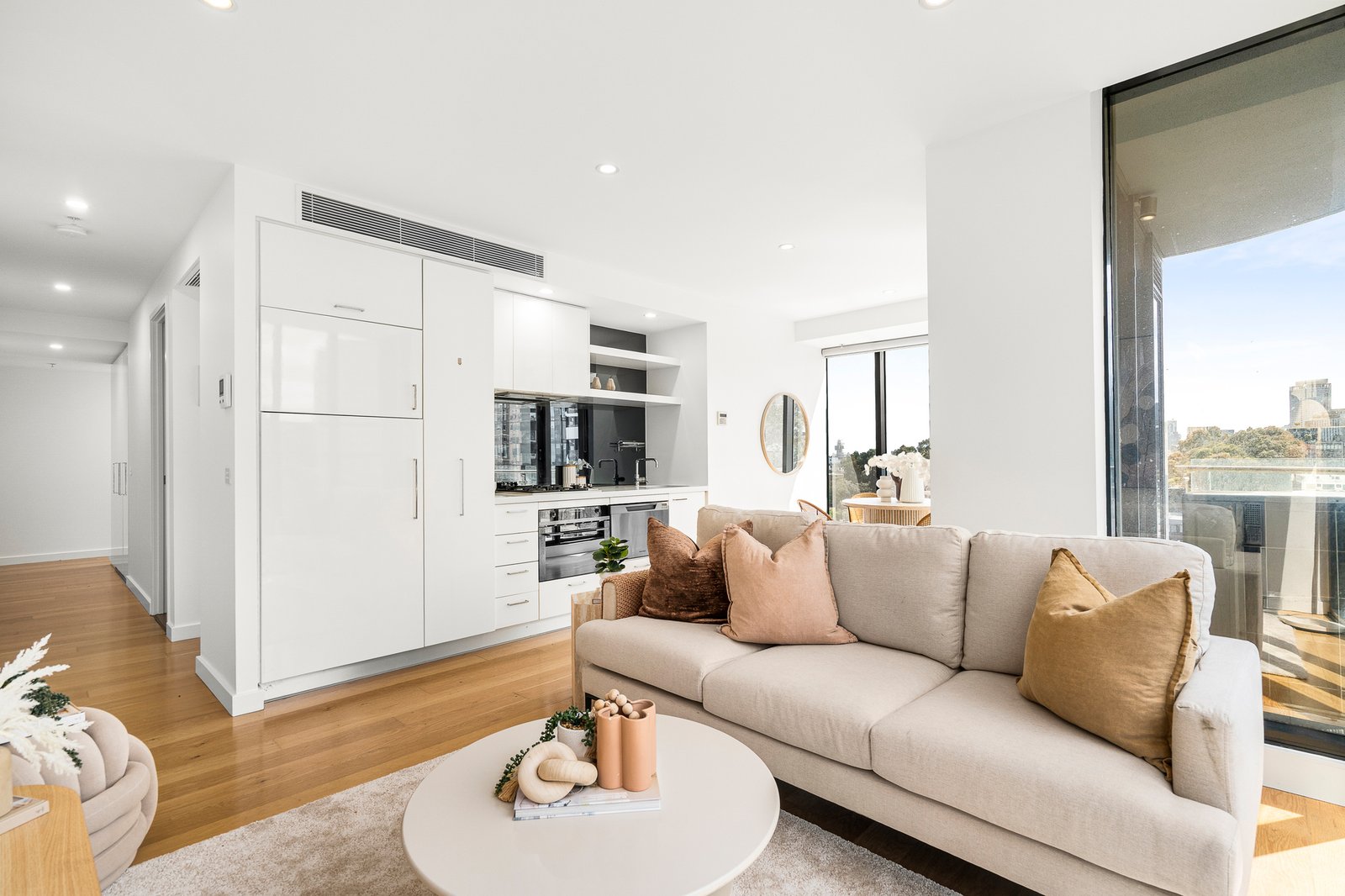 Gallery: 607/338 Kings Way