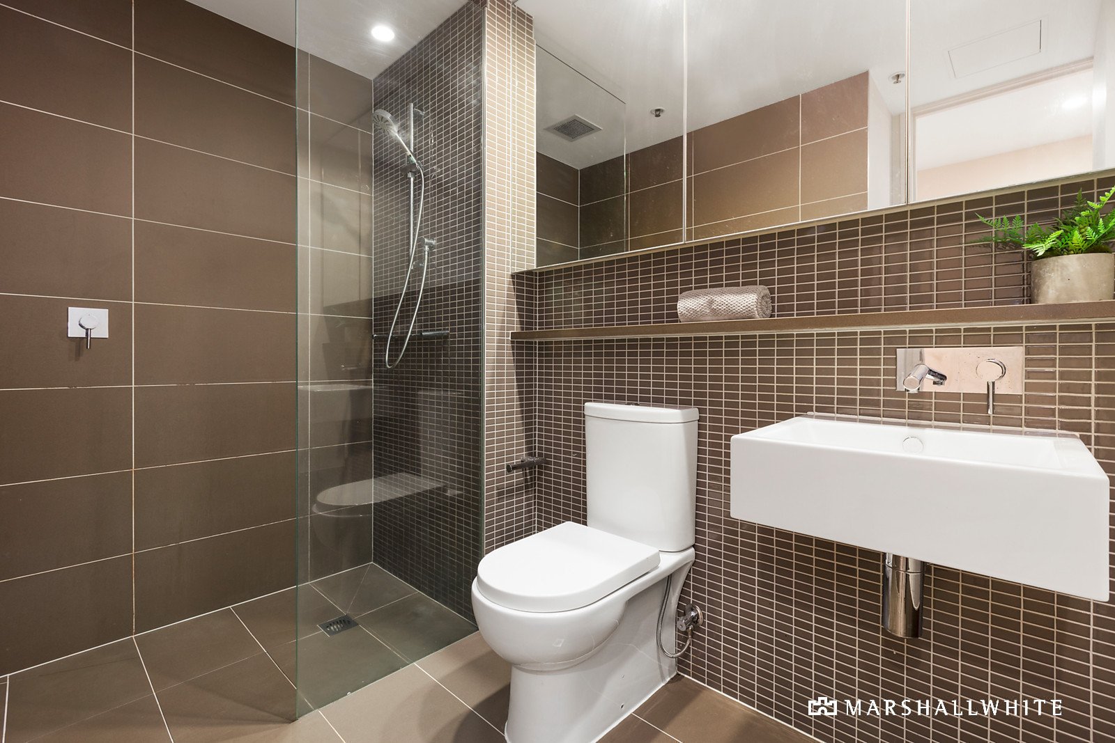 607/70 Queens Road, Melbourne, VIC