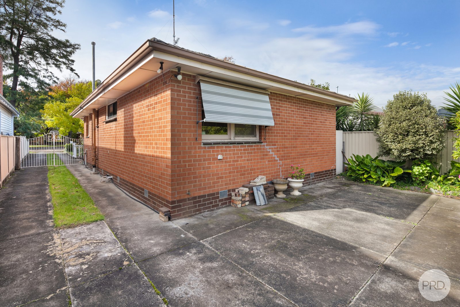 608 Ascot Street South REDAN 4