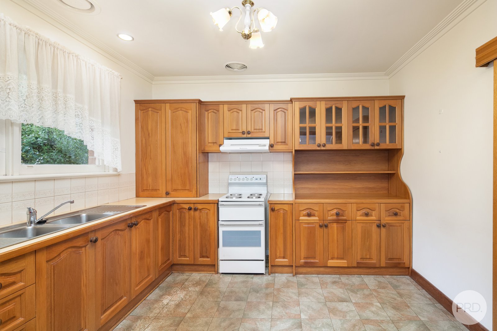 608 Ascot Street South REDAN 9