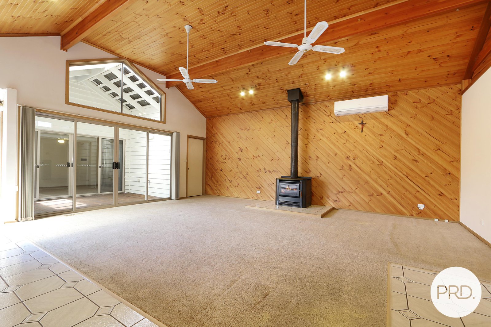 608 Webb Street SPRINGDALE HEIGHTS 2