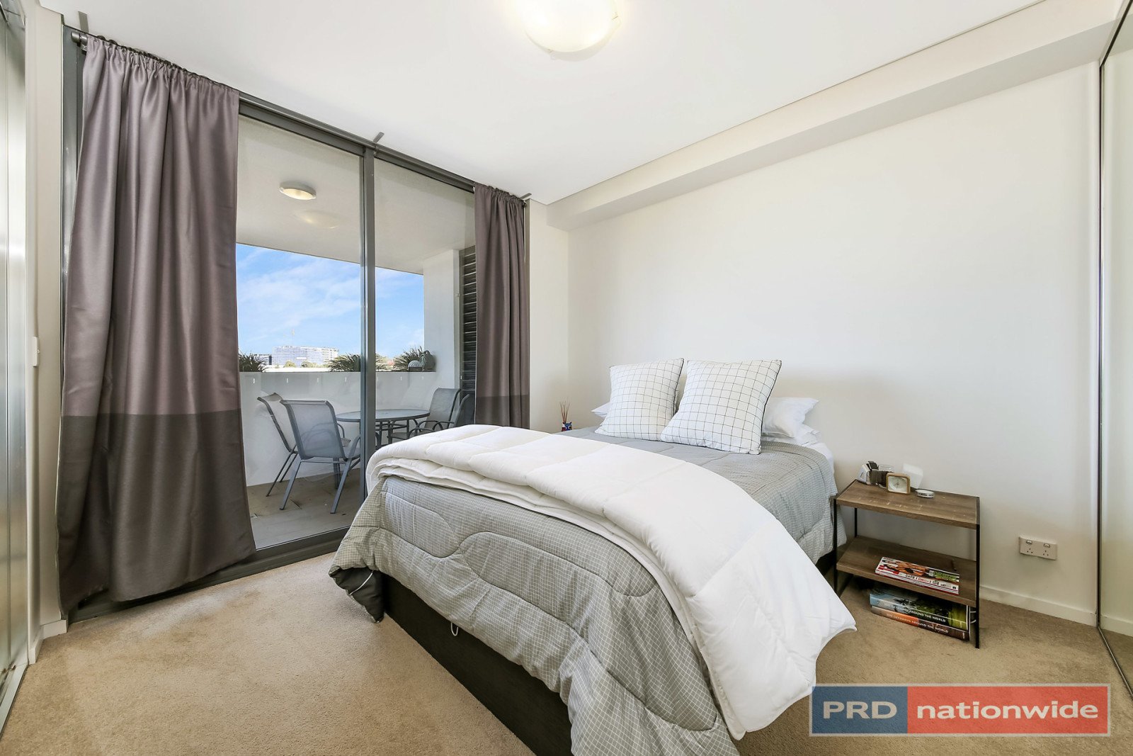 608/19 Arncliffe Street WOLLI CREEK 4
