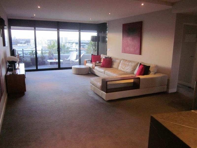 Gallery: 609/108 Bay Street