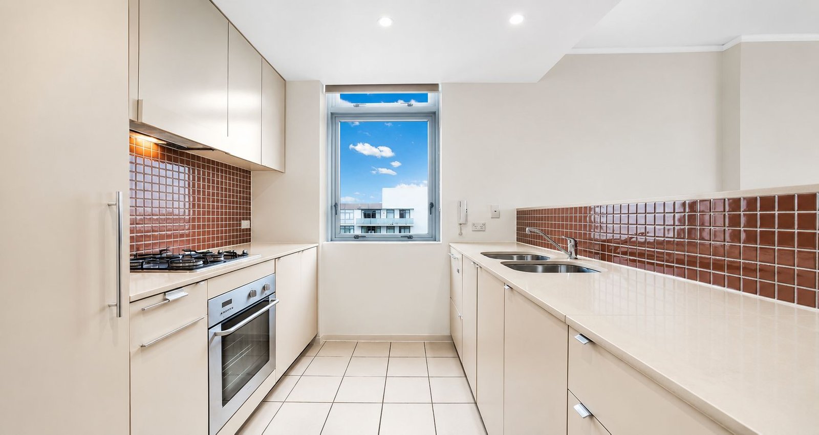 609/717 Anzac Parade MAROUBRA 4