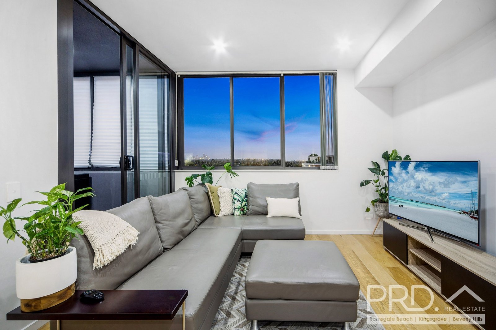 609/8 Wharf Road GLADESVILLE 2