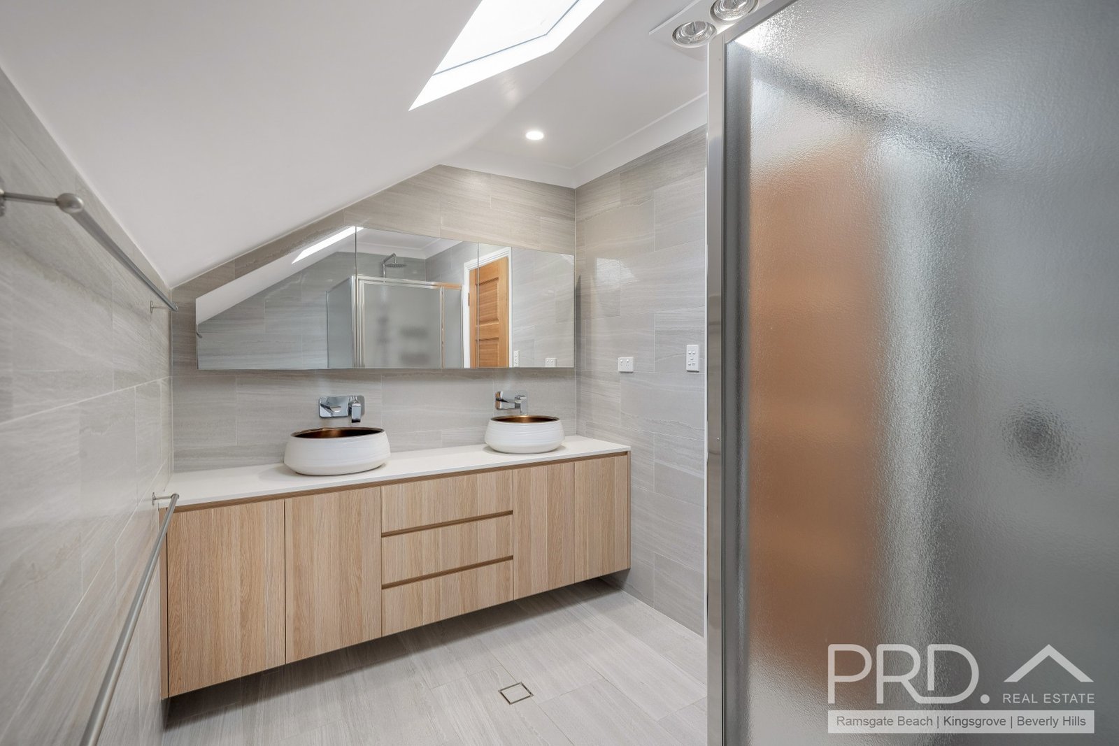 6/1-3 Mercury Street BEVERLY HILLS 3