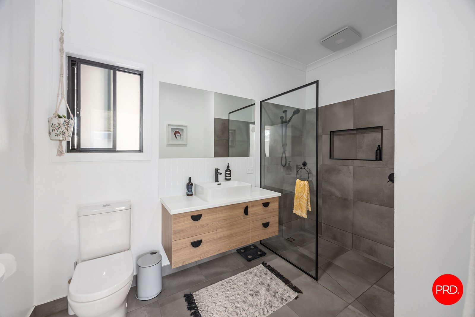 61 Blakeley Road CASTLEMAINE 10