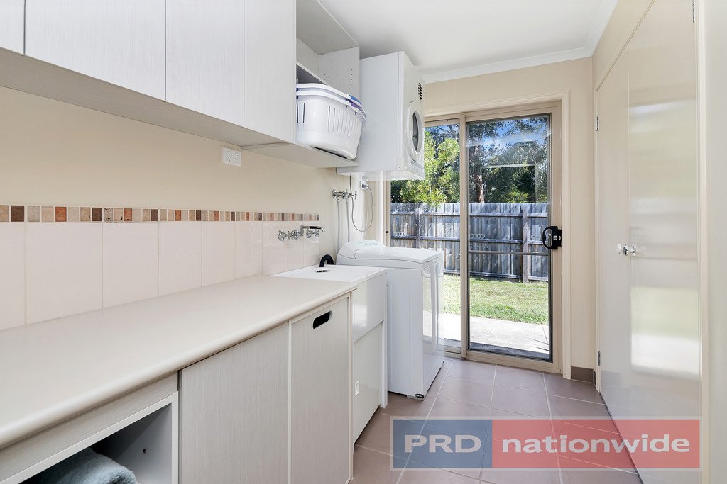 61 Briardale Avenue ENFIELD 13