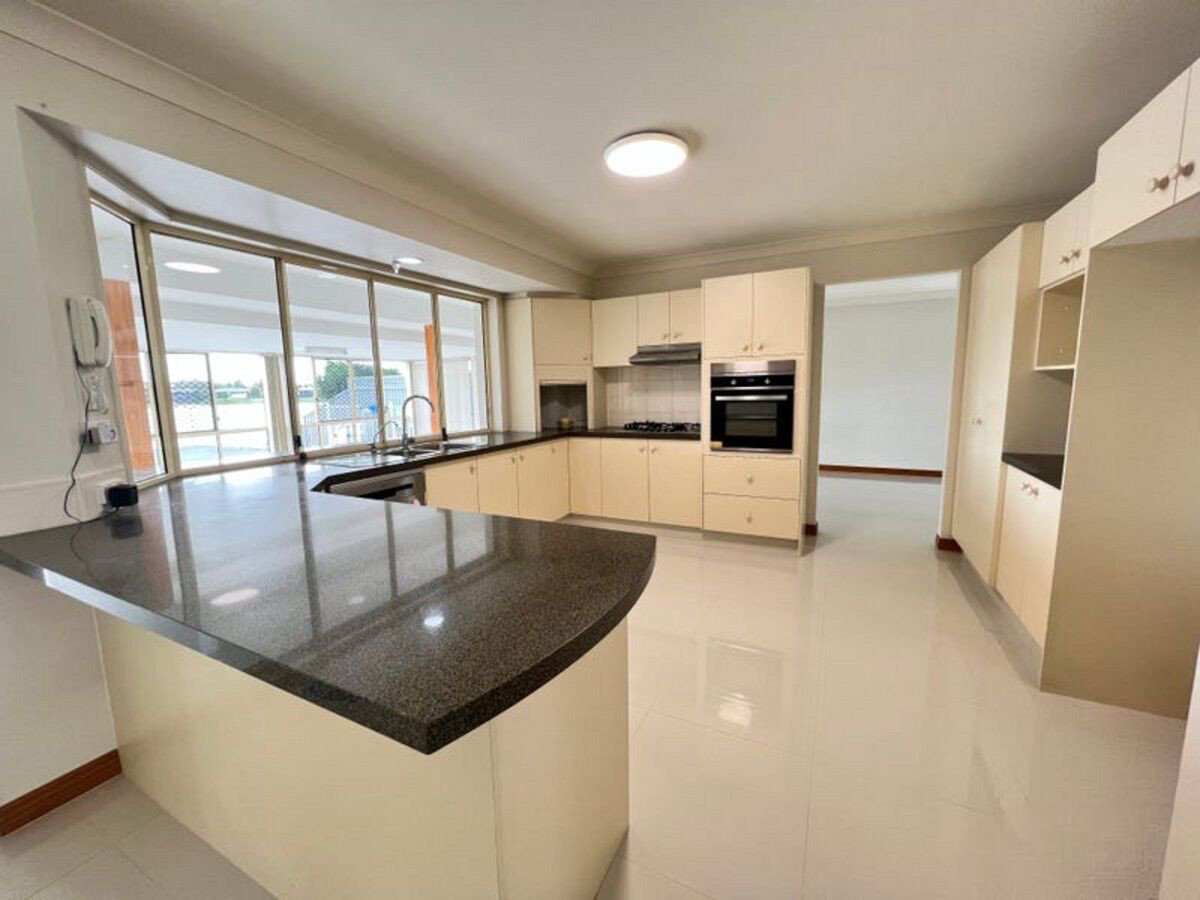61 Cassowary Drive Burleigh Waters 6