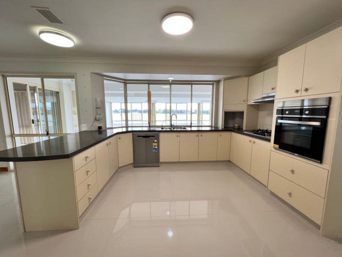 61 Cassowary Drive Burleigh Waters 7
