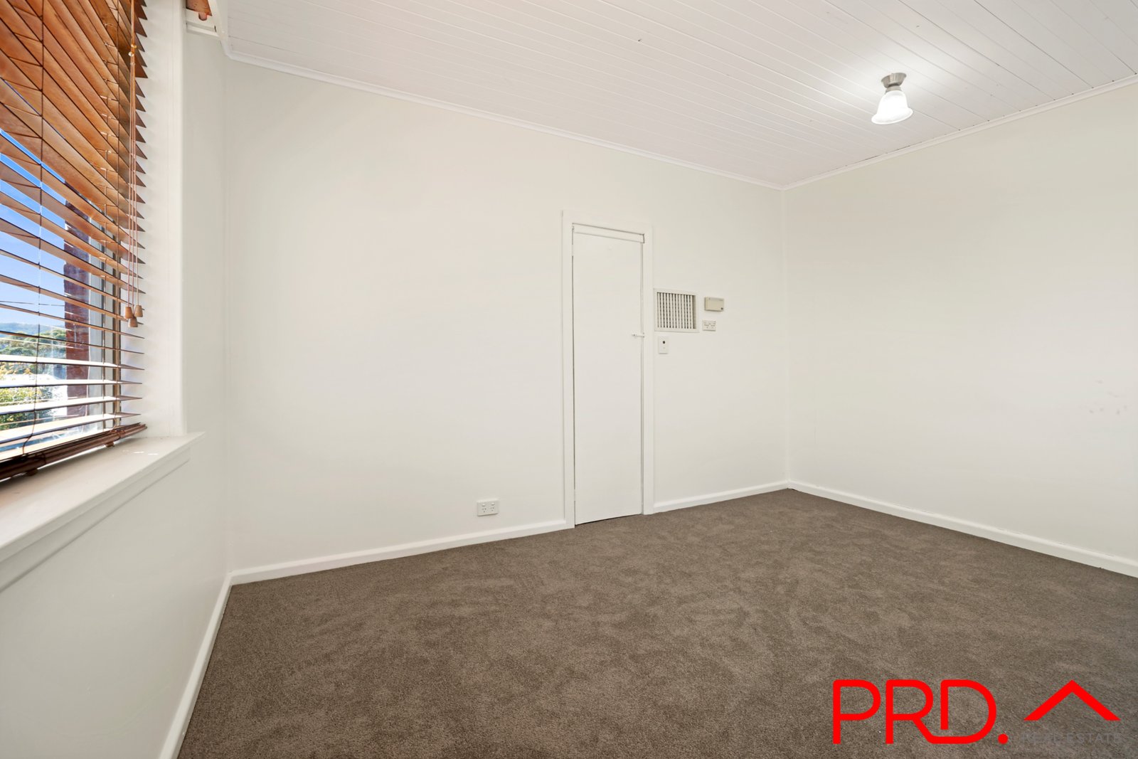 61 Church Street TAMWORTH 7