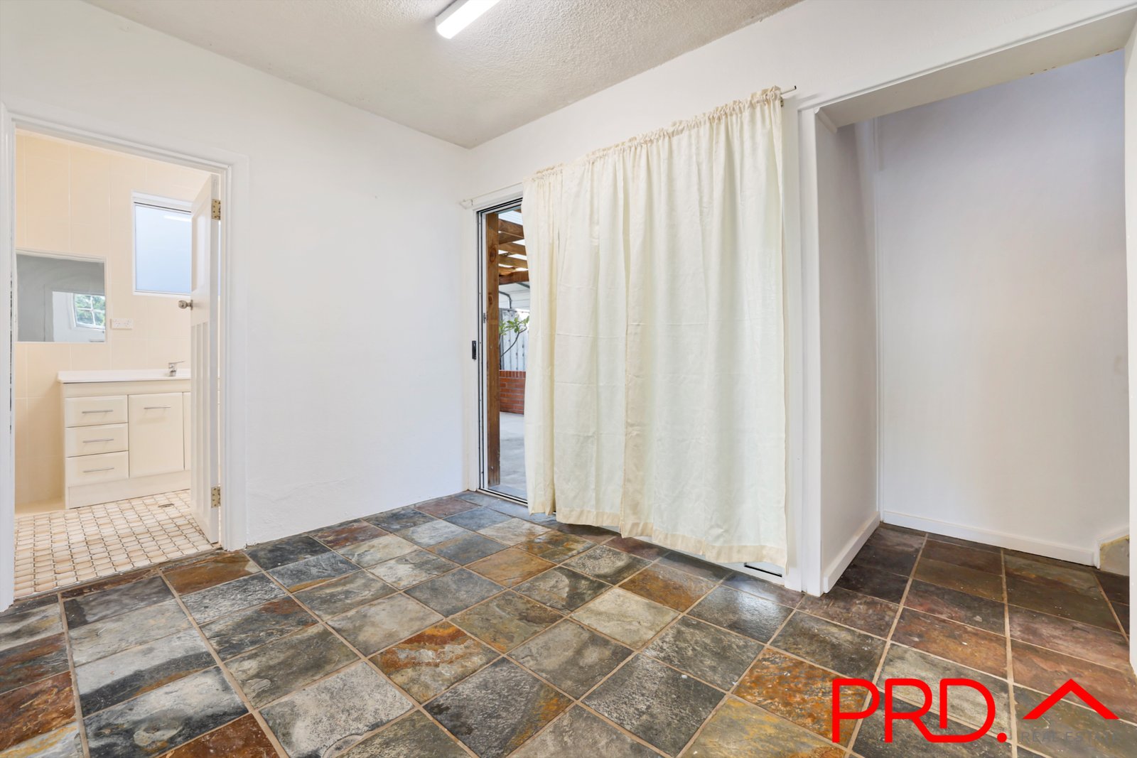 61 Church Street TAMWORTH 10