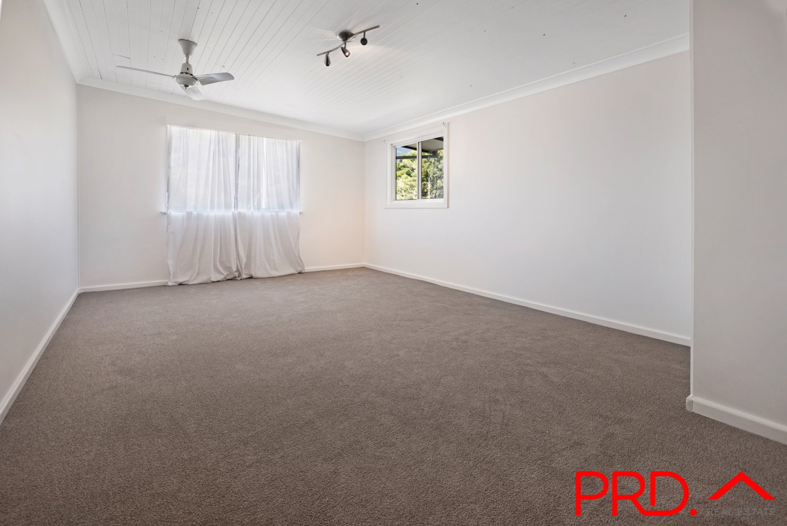 61 Church Street TAMWORTH 12