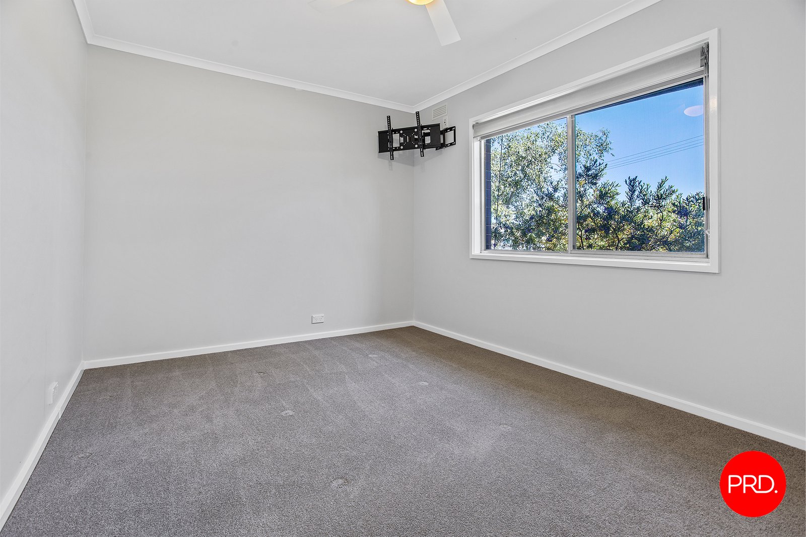 61 Derwent Drive LONG GULLY 7