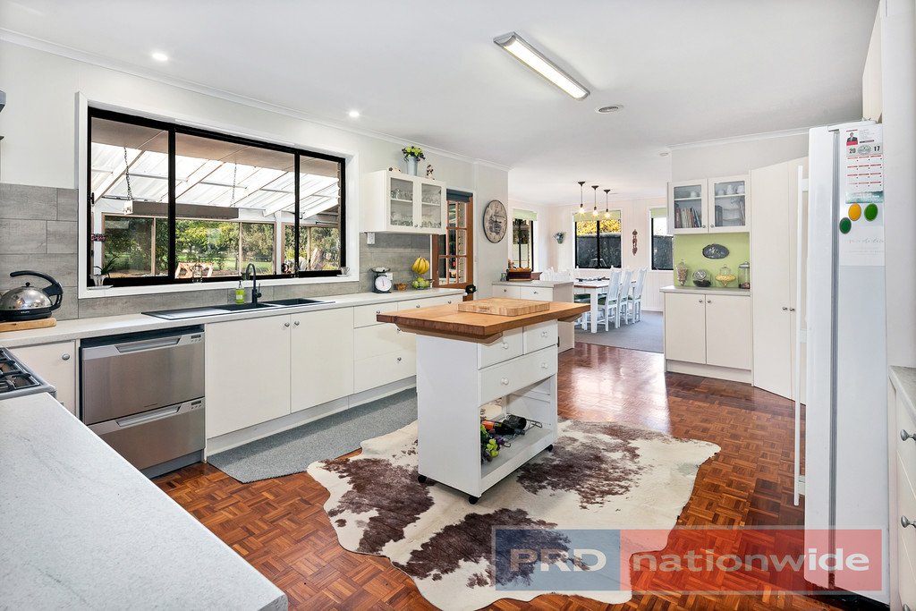 61 Egerton-Bungeeltap Road MOUNT EGERTON 5