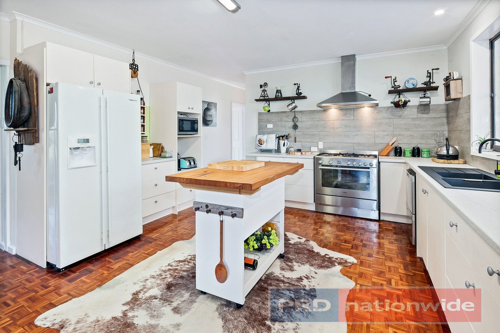 61 Egerton-Bungeeltap Road MOUNT EGERTON 6